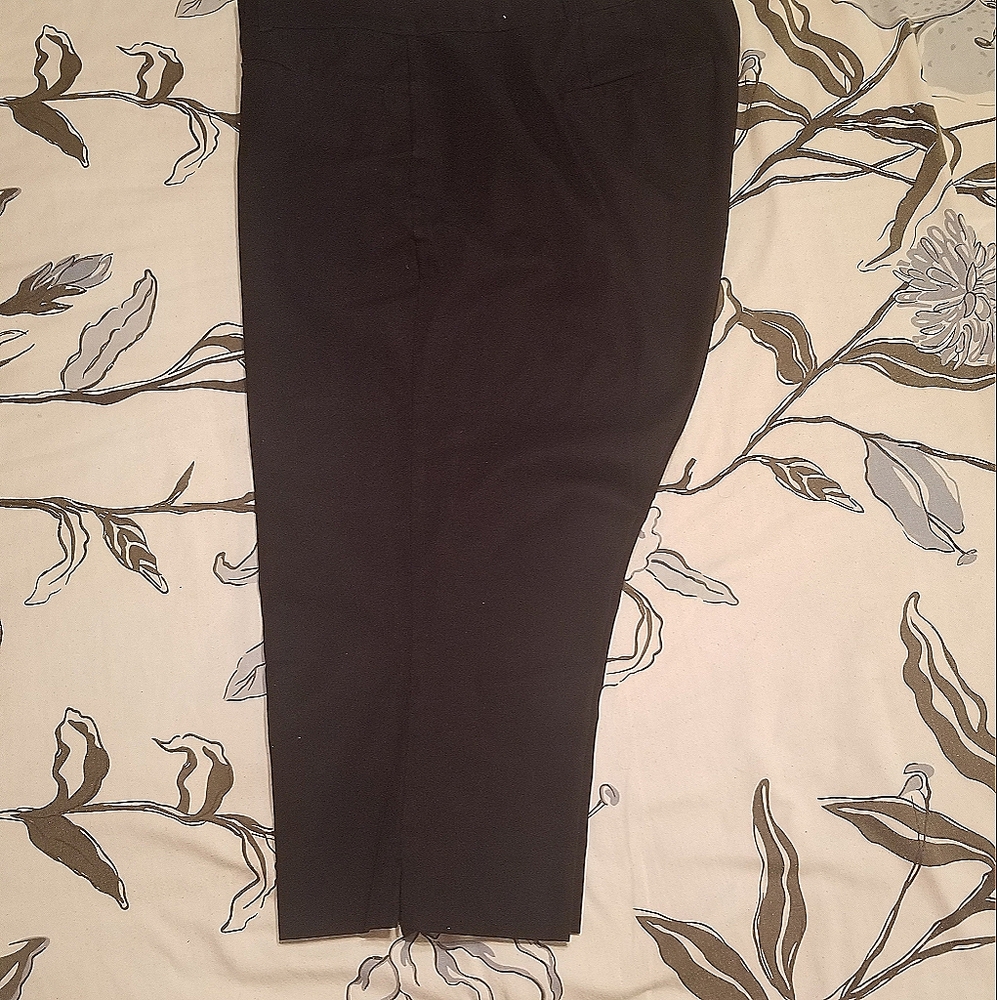 Black crop pants
